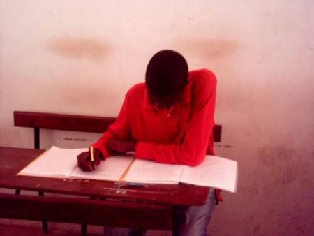 Papi entrain d'etudier